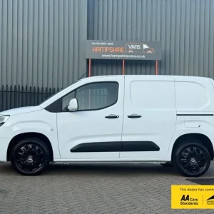 2021 Vauxhall Combo 1.5 Turbo D 2300 Sportive Panel Van 4dr Diesel Manual L1 H1 Euro 6 (100 ps) P... - Image 7