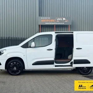 2021 Vauxhall Combo 1.5 Turbo D 2300 Sportive Panel Van 4dr Diesel Manual L1 H1 Euro 6 (100 ps) P... - Image 8