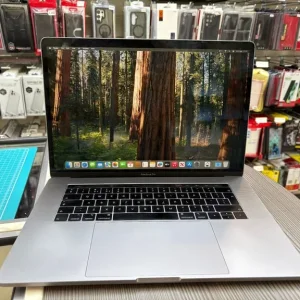 Apple MacBook Pro 256GB in Excellent Condition - Image 2