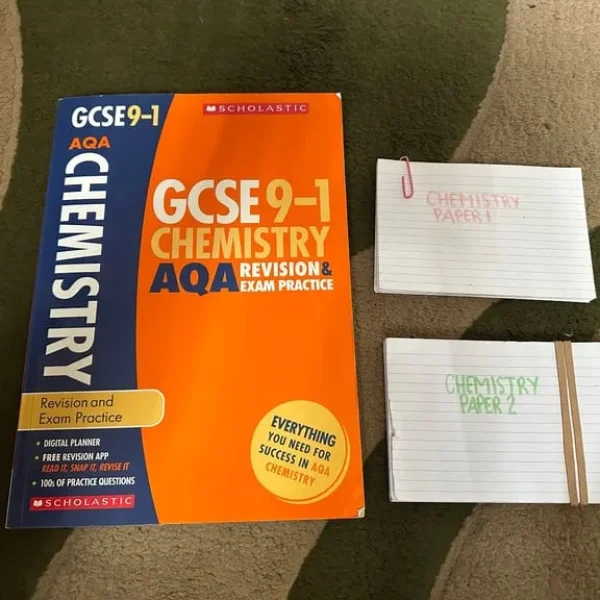 GCSE AQA Chemistry (Higher) bundle – revision guide and flashcards