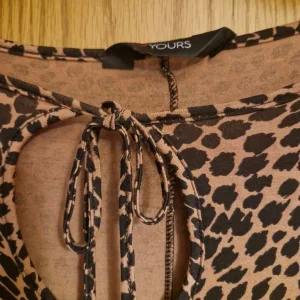 Ladies tops - Image 2