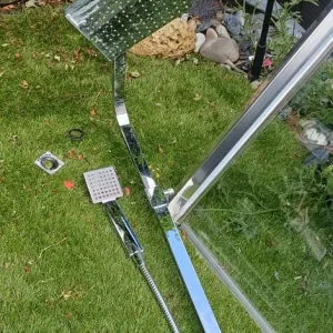 Bathroom items - Image 4