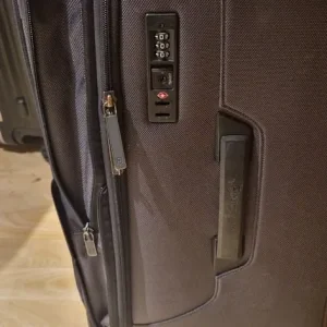 Victorinox suitcase - Image 4
