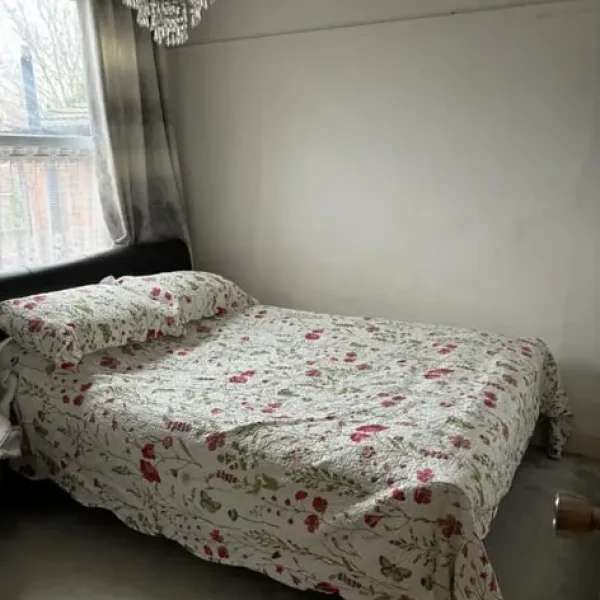 One double furnished bedroom