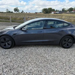 2021 Tesla Model 3 Model 3 Long Range AWD 4WD 4dr Saloon Electric Automatic - Image 5