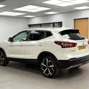2019 68 NISSAN QASHQAI 1.5 DCI TEKNA SUV 5DR DIESEL MANUAL EURO 6 (S/S) (115 PS) - Image 6