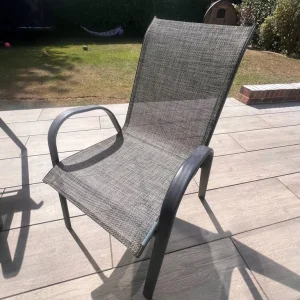 Garden table and 6 chairs - Image 2