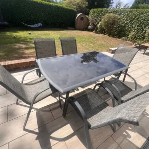 Garden table and 6 chairs
