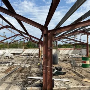 Approx 20m x 11m steel frame portal building single height doors inc - Image 7