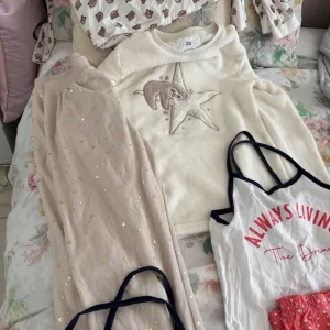 Bundle girls nightwear age 11/12 x 11 - Image 4