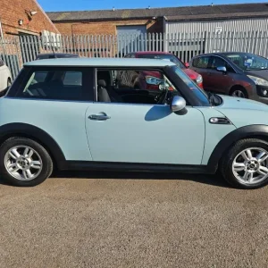 MINI HATCH 1.6 One D Hatch 2012 - Image 4