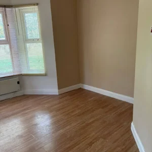 Double room with own Shower and toilet to rent in Havelock road lu2 7pp - Image 3