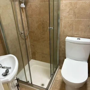 Double room with own Shower and toilet to rent in Havelock road lu2 7pp - Image 8