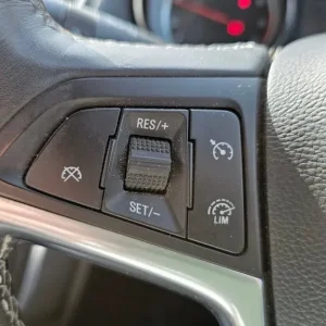 2015 Vauxhall Mokka 1.6i SE SUV 5dr Petrol Manual 2WD Euro 6 (s/s) (115 ps) HATCHBACK Petrol Manual - Image 2