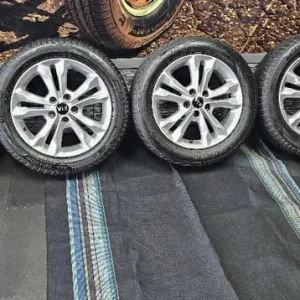 Kia Genuine 17 alloy wheels + 4 x tyres 215 55 17 All Seasons