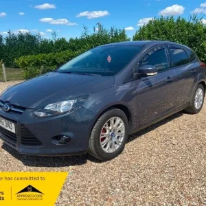 2012 Ford Focus 1.6 125 Titanium 5dr HATCHBACK Petrol Manual - Image 2
