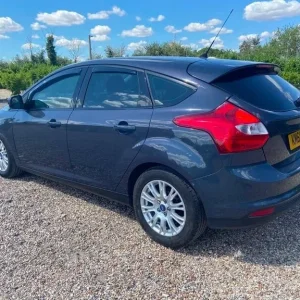 2012 Ford Focus 1.6 125 Titanium 5dr HATCHBACK Petrol Manual - Image 4