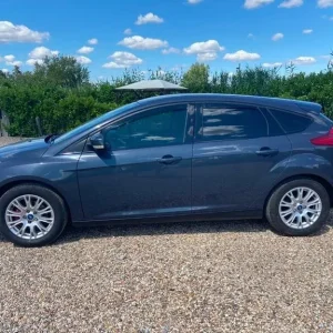 2012 Ford Focus 1.6 125 Titanium 5dr HATCHBACK Petrol Manual - Image 5