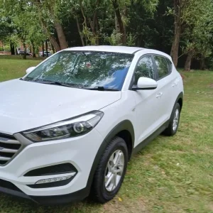2017 Hyundai TUCSON 1.7 CRDi Blue Drive S Euro 6 (s/s) 5dr ESTATE Diesel Manual - Image 3