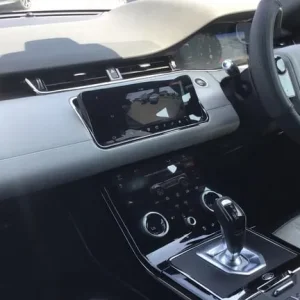 2020 Land Rover Range Rover Evoque 1.5 P300e 12.2kWh R-Dynamic HSE SUV 5dr Petrol Plug-in Hybrid ... - Image 4