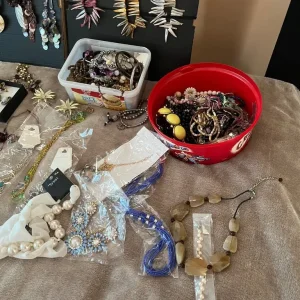 Fashion/costume Jewellery - Image 3