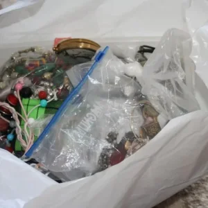 JOB LOT OF BROKEN (AND GOOD) JEWELRY APPR0X 5.6kg CRAFTS, SPARES, REPAIRS