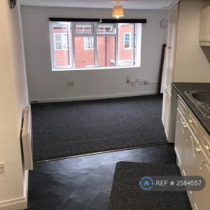 1 bedroom flat in Nottingham Road, Loughborough, LE11 (1 bed) (#2584557) - Image 2