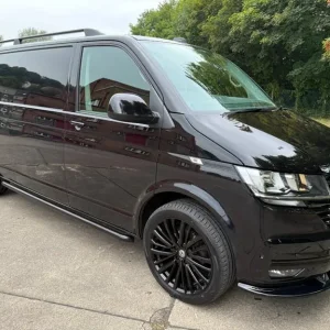 2022 VOLKSWAGEN TRANSPORTER T6.1 TDI 150 6 SPEED HIGHLINE LWB IN BLACK - EURO - Image 2