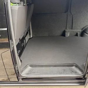 2022 VOLKSWAGEN TRANSPORTER T6.1 TDI 150 6 SPEED HIGHLINE LWB IN BLACK - EURO - Image 4