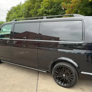 2022 VOLKSWAGEN TRANSPORTER T6.1 TDI 150 6 SPEED HIGHLINE LWB IN BLACK - EURO - Image 5