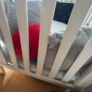 Lovely John Lewis Cot - North London- Open to negotiations - Image 3