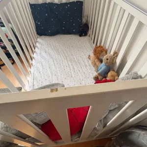 Lovely John Lewis Cot - North London- Open to negotiations - Image 5