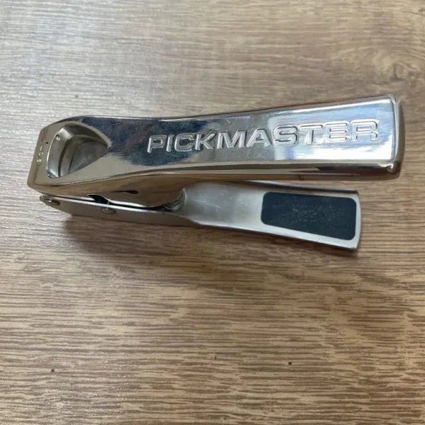 Pickmaster guitarist pick punch