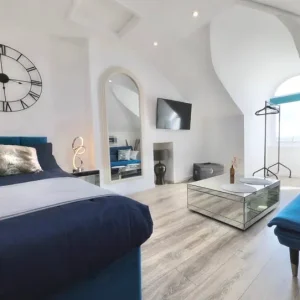 Two bedrooms available now - Image 6