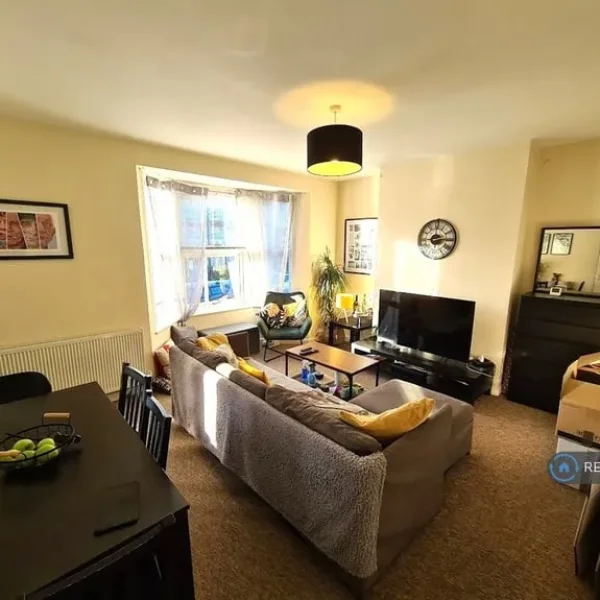 1 bedroom flat in Hollingbury Road, Brighton, BN1 (1 bed) (#2582958)