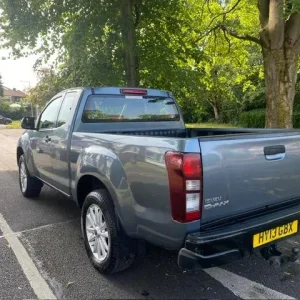 2013 Isuzu D-Max 2.5 TD Pickup 2dr Diesel Manual 4x4 (194 g/km, 161 bhp) Pickup Diesel Manual - Image 3