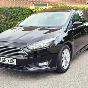 2016 Ford Focus 1.0T EcoBoost Zetec Euro 6 (s/s) 5dr HATCHBACK Petrol Manual - Image 3