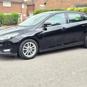 2016 Ford Focus 1.0T EcoBoost Zetec Euro 6 (s/s) 5dr HATCHBACK Petrol Manual - Image 4