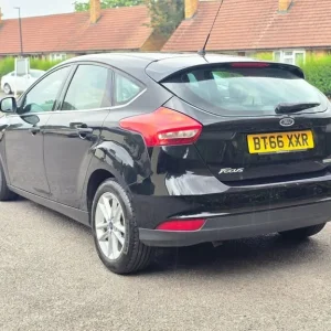 2016 Ford Focus 1.0T EcoBoost Zetec Euro 6 (s/s) 5dr HATCHBACK Petrol Manual - Image 7