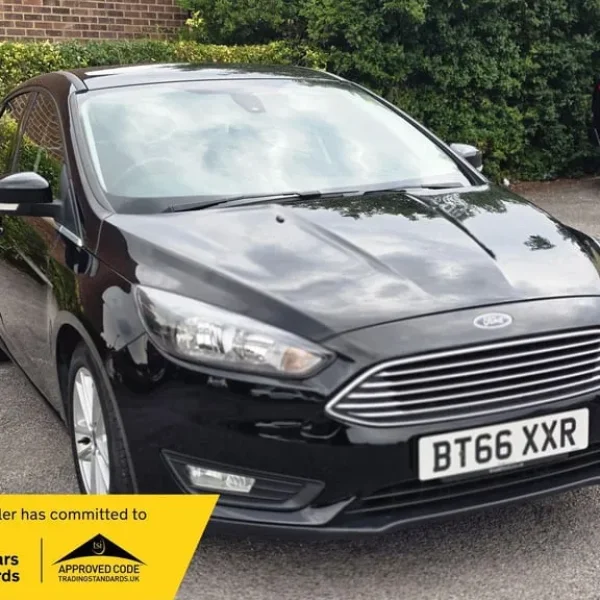 2016 Ford Focus 1.0T EcoBoost Zetec Euro 6 (s/s) 5dr HATCHBACK Petrol Manual