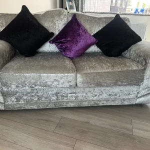 Crushed velvet sofa - Image 2