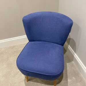 Small occasional / armchair in blue linen in great condition - only £50 - Image 4