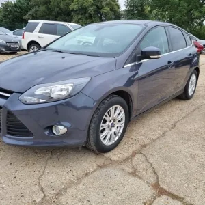 2011 Ford Focus 1.6 Titanium Euro 5 5dr HATCHBACK Petrol Manual - Image 8