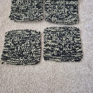 KNITTED COASTERS - Image 4