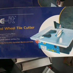 Tile-it Tile cutting Table with Diamond cutting wheel