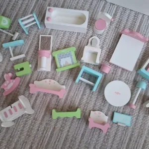 Wooden Dollshouse and accessories - Image 4