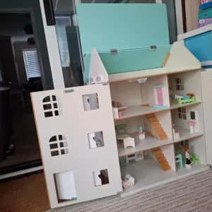 Wooden Dollshouse and accessories - Image 6