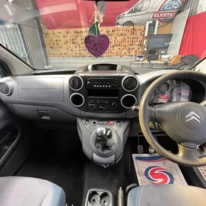 2009 Citroen Berlingo Berlingo Multispace VTR HDi 75 Camper DIESEL Manual - Image 8