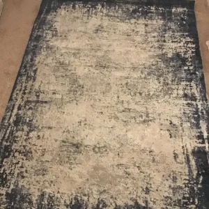 Blue/white/solver rug