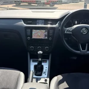 2016 Skoda Octavia 1.6 TDI SE L Estate 5dr Diesel DSG Euro 6 (s/s) (110 ps) Estate Diesel Automatic - Image 4